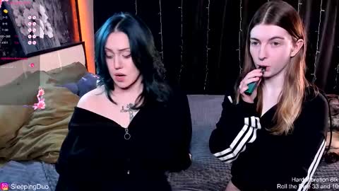 Snapshot of sleepingduo chatting on November 18, 2025, 4:00 pm Hi We are Iva and Angela Nice to meet u 3 online show from November 18, 2025, 4:00 pm