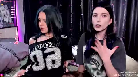 Snapshot of sleepingduo chatting on December 19, 2025, 4:36 pm Hi We are Iva and Angela Nice to meet u 3 online show from December 19, 2025, 4:36 pm