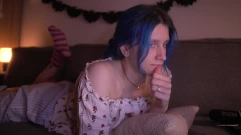 Sonya online show from October 24, 2025, 7:32 pm