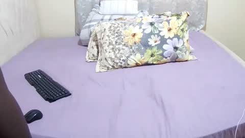 slender_sweetbabe online show from March 9, 2026, 7:45 am