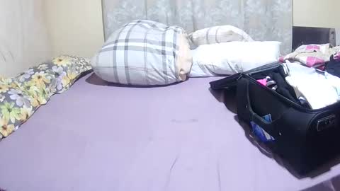 Snapshot of slender_sweetbabe chatting on June 2, 2026, 6:26 am slender_sweetbabe online show from June 2, 2026, 6:26 am