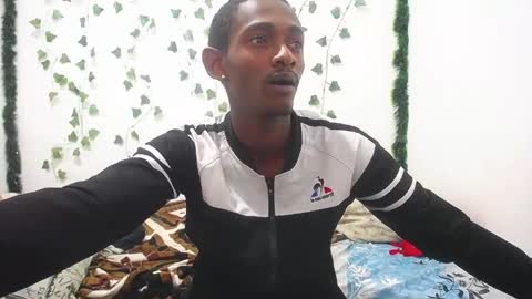 sleyandluna1 online show from April 8, 2026, 7:41 am