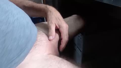 Snapshot of sliderguy699 chatting on October 13, 2025, 4:40 pm sliderguy699 online show from October 13, 2025, 4:40 pm