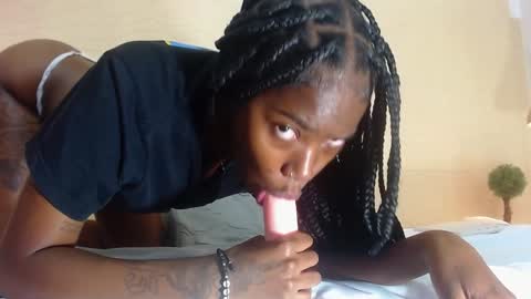 Snapshot of slim_chocobar18 chatting on December 12, 2024, 10:42 pm slim_chocobar18 online show from December 12, 2024, 10:42 pm