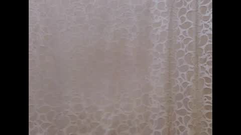 slim_girl01 online show from September 14, 2025, 4:06 pm