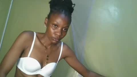 Snapshot of slim_girl01 chatting on July 4, 2026, 5:41 pm slim_girl01 online show from July 4, 2026, 5:41 pm