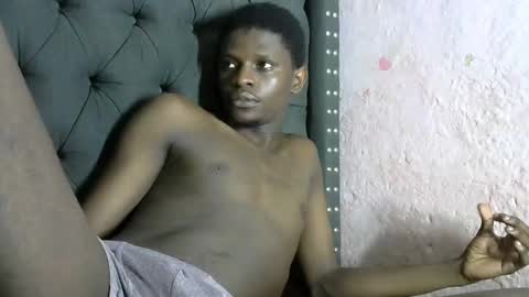 Snapshot of slim_long01 chatting on February 8, 2025, 11:01 am slim long01 online show from February 8, 2025, 11:01 am