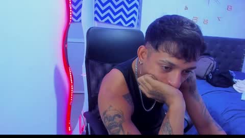 slim_master12 online show from December 17, 2024, 5:07 am