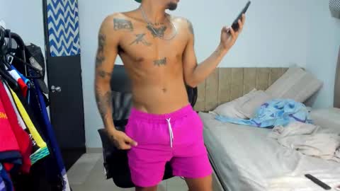 slim_master12 online show from December 18, 2025, 8:59 pm