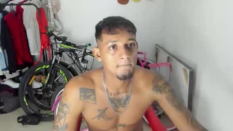 slim_master12 online show from April 15, 2026, 4:30 am