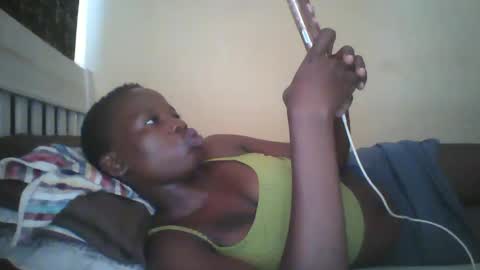 Snapshot of slim_petite_ebony chatting on December 17, 2024, 11:49 am slim_petite_ebony online show from December 17, 2024, 11:49 am
