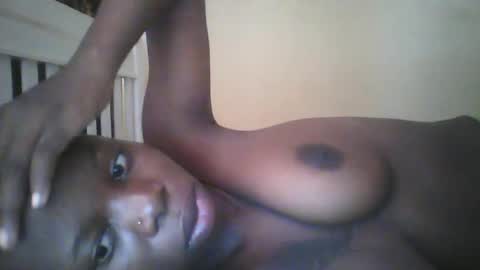 Snapshot of slim_petite_ebony chatting on December 18, 2024, 10:19 am slim_petite_ebony online show from December 18, 2024, 10:19 am