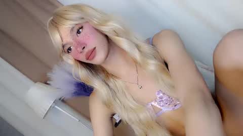 Snapshot of slimgirl_patricia chatting on September 18, 2025, 6:43 pm Pat online show from September 18, 2025, 6:43 pm