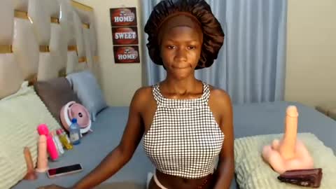 slimqueenbae online show from July 18, 2026, 7:56 am