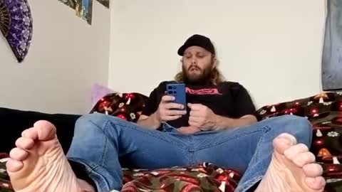 Mr King Feet 69 online show from June 14, 2026, 7:27 pm
