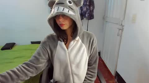 slone03 online show from November 20, 2025, 7:57 pm