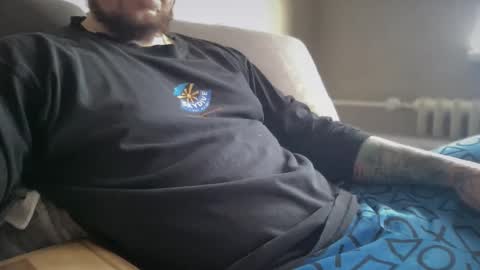 just chillin online show from November 4, 2025, 7:29 am