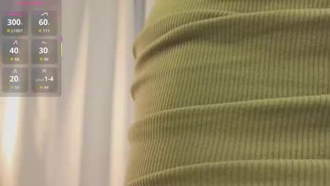 Snapshot of slow_flower chatting on October 30, 2025, 12:28 pm Emilia online show from October 30, 2025, 12:28 pm