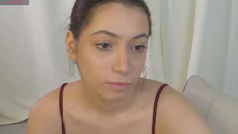 Snapshot of slow_flower chatting on November 3, 2025, 12:17 pm Emilia online show from November 3, 2025, 12:17 pm