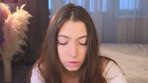 Snapshot of slow_flower chatting on November 24, 2025, 12:16 pm Emilia online show from November 24, 2025, 12:16 pm