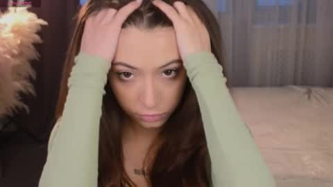 Snapshot of slow_flower chatting on November 25, 2025, 12:27 pm Emilia online show from November 25, 2025, 12:27 pm