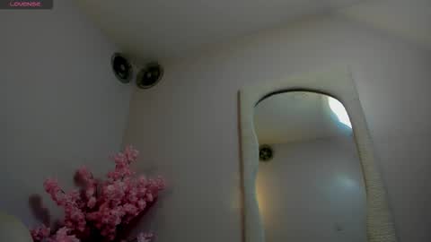 Paola  online show from October 25, 2025, 6:57 pm