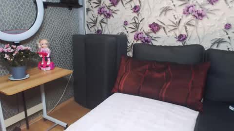 slutihmami online show from March 24, 2026, 6:24 pm