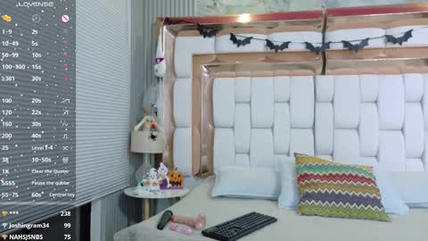 Snapshot of slutlittlecamila chatting on October 16, 2025, 2:56 am CAMILA online show from October 16, 2025, 2:56 am