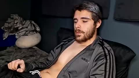 Snapshot of slutsandblunts chatting on March 3, 2026, 6:47 pm slutsandblunts online show from March 3, 2026, 6:47 pm