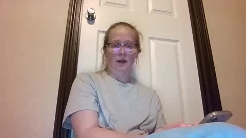 Snapshot of slutty_redhead3 chatting on October 19, 2025, 12:11 am Slutty redhead3 online show from October 19, 2025, 12:11 am