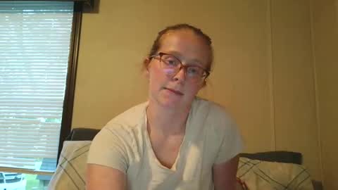 Snapshot of slutty_redhead3 chatting on October 24, 2025, 10:39 pm Slutty redhead3 online show from October 24, 2025, 10:39 pm
