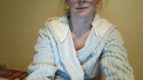Snapshot of slutty_redhead3 chatting on December 16, 2025, 1:10 am Slutty redhead3 online show from December 16, 2025, 1:10 am