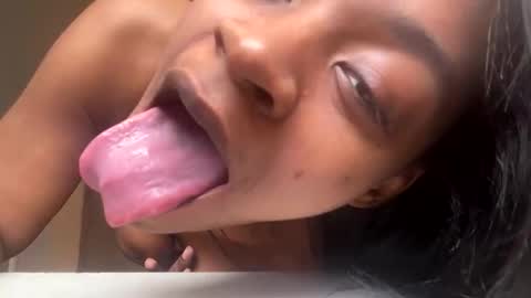 sluttyduchess1 online show from March 15, 2026, 5:41 pm