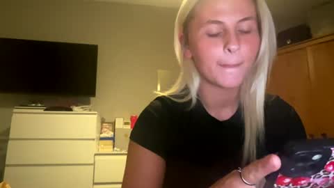 hollie online show from August 1, 2026, 12:10 am