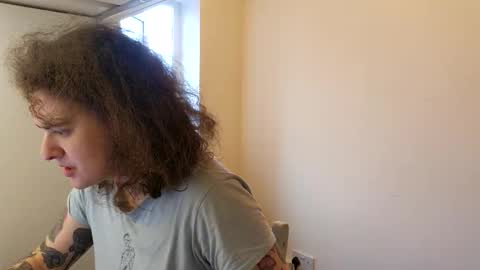 Snapshot of sluttysuzie17 chatting on May 17, 2026, 5:09 pm SluttySuzie17 online show from May 17, 2026, 5:09 pm