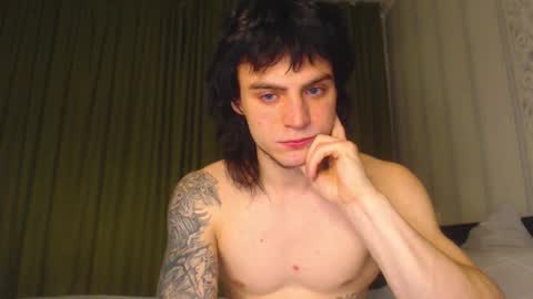 Snapshot of sly_gus chatting on October 26, 2025, 8:26 pm Gus online show from October 26, 2025, 8:26 pm