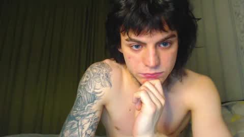 Snapshot of sly_gus chatting on November 8, 2025, 2:50 pm Gus online show from November 8, 2025, 2:50 pm