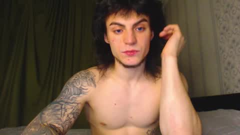 Snapshot of sly_gus chatting on November 11, 2025, 6:08 pm Gus online show from November 11, 2025, 6:08 pm