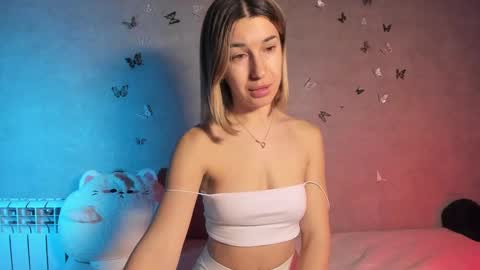 Melani online show from February 22, 2025, 9:37 pm