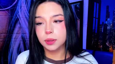 Snapshot of small__naughty chatting on December 9, 2024, 2:06 pm Mariana Torres online show from December 9, 2024, 2:06 pm