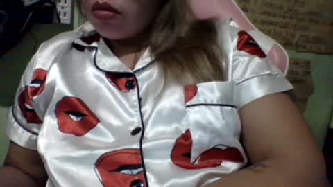 Snapshot of small_boobs59 chatting on March 4, 2025, 2:42 pm Lovewella online show from March 4, 2025, 2:42 pm