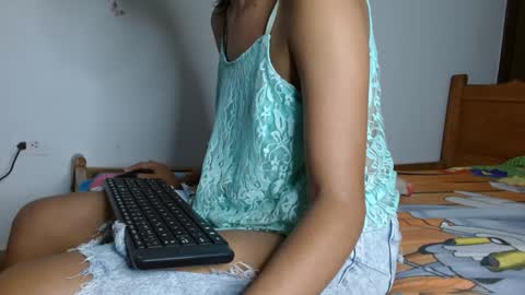 smallflorecita online show from January 4, 2025, 9:00 am