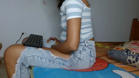 smallflorecita online show from January 6, 2025, 11:40 am