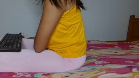 smallflorecita online show from March 3, 2025, 6:04 am