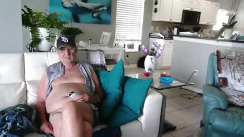 Daddy online show from July 22, 2026, 3:15 pm