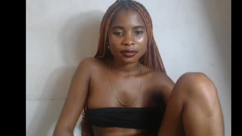 smallsluty online show from May 29, 2026, 9:29 am