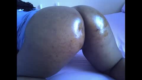 Snapshot of smart_lilly chatting on February 21, 2026, 8:48 am smart_lilly online show from February 21, 2026, 8:48 am