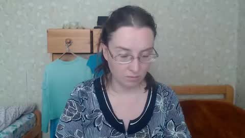 smart_rose online show from March 4, 2025, 11:40 am