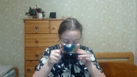 smart_rose online show from February 4, 2026, 7:31 pm