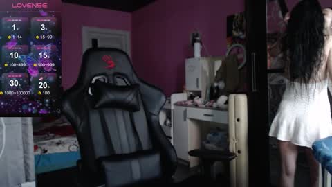 smile_cute_fox online show from October 18, 2025, 9:10 am